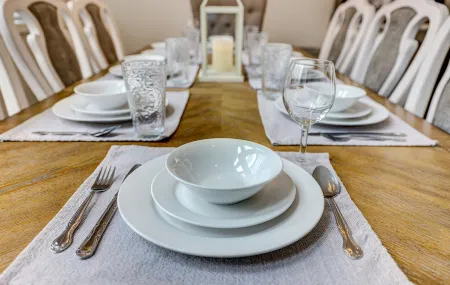 Poconos Hideaway - Close to Skiing and Water Parks. Perfect for Families.