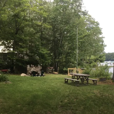 Waterfront home on Forest Lake in Gray, Maine. Perfect for 1 or 2 couples. Отели в г. Грей
