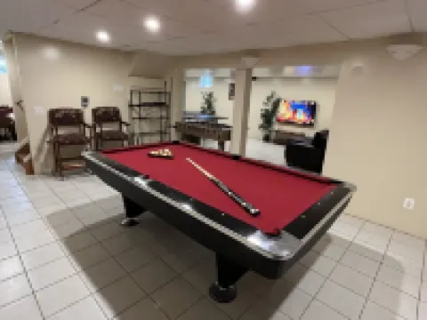 Private heated pool. Camel beach. 6 bdr Secluded Villa in the heart of Pocono