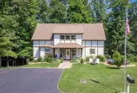 Center Hill Lake - 4 Bedroom, 2 Bath, Pool, Bonus Rm & Deck - 1 Hr to Nashville - 3-Star