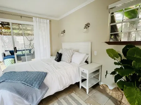 Beachside Historic Cottage – Steps to Sand!