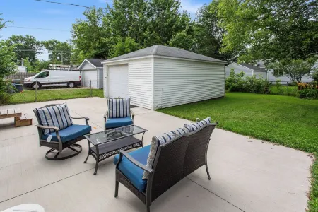 Cozy 3 bedroom family friendly home just a few blocks from downtown Ferndale.