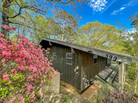 VRBO’s Best Deal on the Lake!