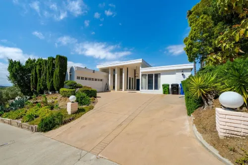 Spacious Studio City Home: Pool, Jacuzzi, Valley Views, Near Universal