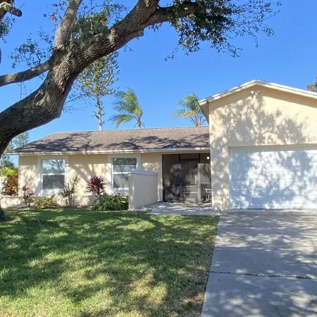 Sunshine Oasis 2 With Heated Saltwater Pool Just Minutes to Gulf Beaches