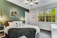 Wow!! Family Friendly Getaway:Hot Tub, Fire Pit, Nature, Wine & Weddings Hotel a Lumpkin County