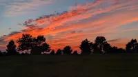 Peaceful, Spacious Lodge with Golf & Sunset Views