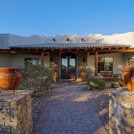 Custom home with heated spa and pool, 1 acre, No HOA, bring Rvs