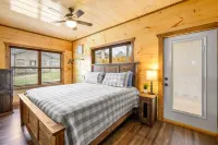 Indoor Pool, BunkRoom, Hot Tub, 1.5 Mile to Strip