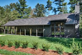 PERFECT LOCATION-True Walk To Town!