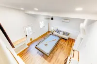 Pool Table, Arcade, Fenced-in Yard, Fire-pit, Private Beach Parking!