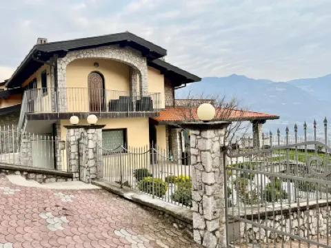 Relax and recharge in this oasis of quiet and elegance. Hotel in zona Basilica di Santa Maria di Valvendra