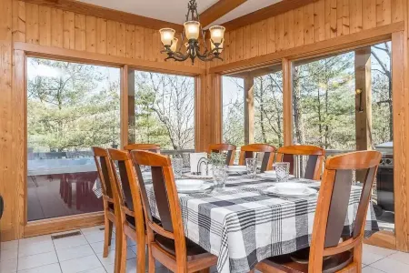 Unique Massanutten Lodge, Hot Tub, Game Room w/foosball and Gorgeous Views!! Отели рядом с достопримечательностью «Массанаттен Индур Уотерпарк»