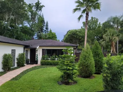 Best Winter Park Home close to Rollins College, Advent Health & Park Avenue !