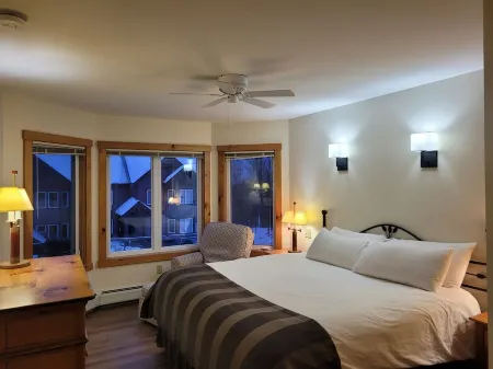 Ski in/ Ski out at Jay Peak- 10 feet from Grammy Jay Run Отели рядом с достопримечательностью «Джей Пик Резорт»