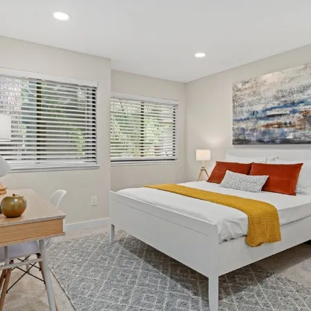 Modern Downtown Bellevue Condo, Free Parking