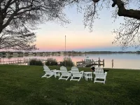 Northern Neck waterfront cottage with stunning views and private dock
