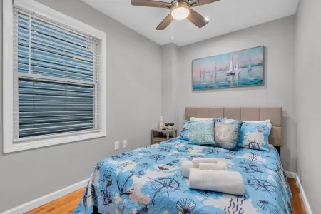 Walk to Beach! 4 Beach Badges Included. BBQ + Fire Pit. Towels + Linens Included