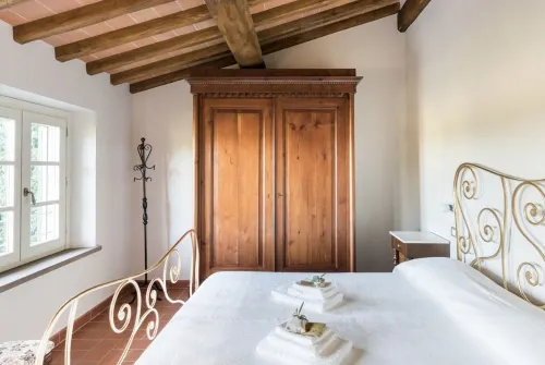Luxury Tuscany Villa with Private Pool, 13 Sleeps. Lucca 10 km.