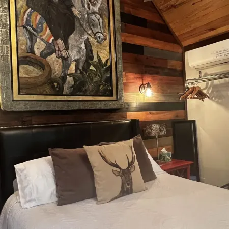 Rising Fawn Barn Guesthouse in the Woods on Lookout Mountain GA.