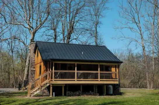 Cozy Cabin on the Creek with Hot Tub!