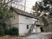 Banner Elk house sleeps 8. Minutes to everything! Grandfather Country Store附近的飯店