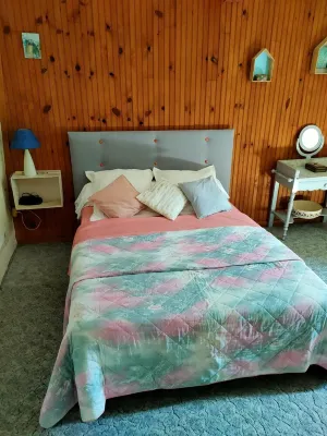 Spacious house with courtyard in the village centre Sentier d'interprétation Le Géant d'Albine 주변 호텔