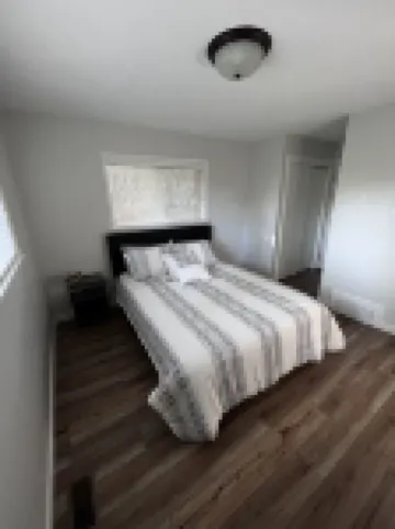 Split Mountain View Paradise! Life on the farm!