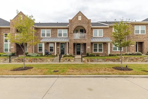 Stylish Living in Vibrant Frisco - balcony