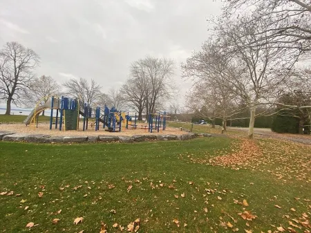 Level Seneca Lakefront Chalet-Gorgeous Sunsets 3,510 sq. ft.