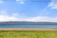 Kaiser House Sleeps 8, Traverse City 3 minutes away!  Pet friendly Elmwood Charter Township住宿飯店