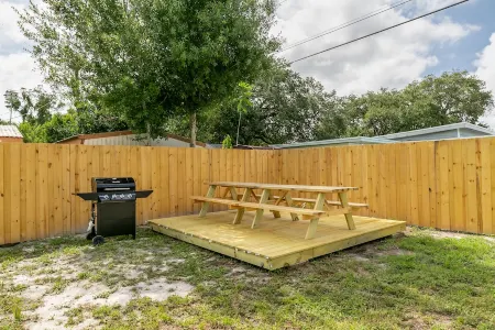 Central Melbourne 5Bed/3Bath Pool Home-Sleeps 14