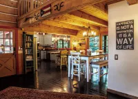 Serenity in the Woods - Beautiful Log Cabin on 2 acres with AC & WiFi & Xbox