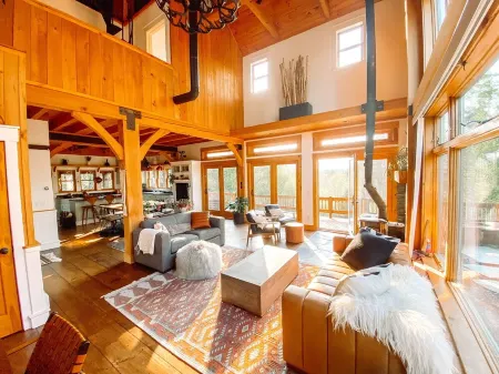 Modern Post & Beam near Stowe Village with Mountain Views and Private Waterfall