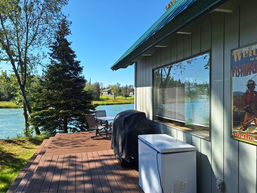 Walt's Point cabin on the gorgeous Kenai River in Soldotna..Alaska's Playground! Hotels in Soldotna