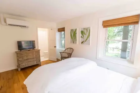 Historical Hotel, Main Street Blowing Rock