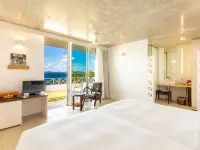 413 Hamahiga Hotel＆Cafe Hotels in Uruma