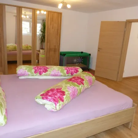 Apartment Hipp No. 1 - 84m² on the ground floor with terrace and mountain view in a top location Отели в г. Хальблех