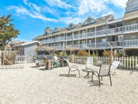 *3rd to Beach*Beautiful*Clean*Victorian, *Across Veterans Prk*Beach Haven Hotels in Beach Haven
