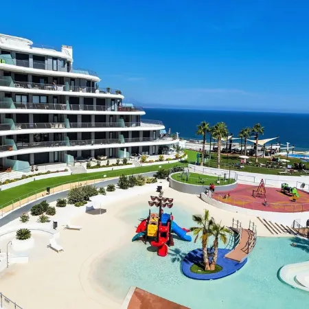 Amazing Beachfront 2 Bedroom Luxury Apartment