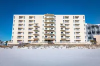 Spectacular Beach Front Views!  Free Lazy Days Beach Chairs & Umbrella Included!