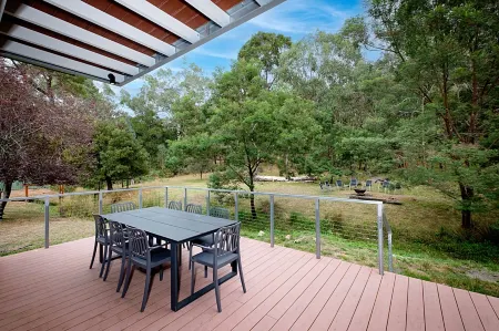 Serenity HG4A: Brand New Town House with absolute NP frontage and superb views Отели рядом с достопримечательностью «Парк Сентрал»