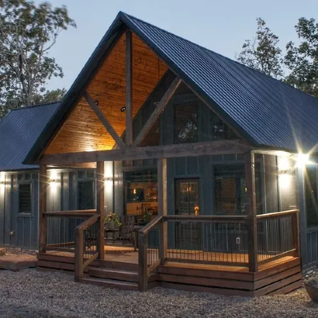 Luxury Cabin adjoining Robber's Cave State Park