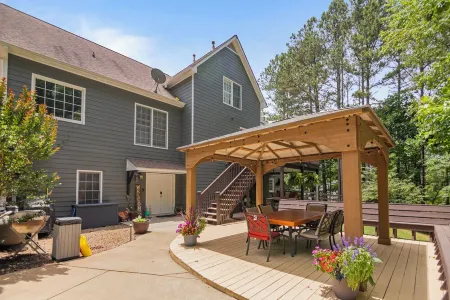 Cozy Private Basement w/ Pool & Workout Отели в г. Чероки