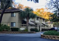 Updated 2Br/2BA, Short Walk to Beach & Heated/Chilled Pool