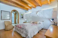 High Quality Designer Detached Villa from Artist Sculptor owner Miquel Cerda - Villas