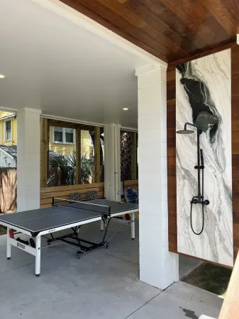 Suite B - 3 Minutes Walk to Center of Folly Beach, Across from Beach -1 Room Отели рядом с достопримечательностью «Фоли Бич»