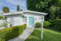 Entire home near the beach with pool and spa access! Great for larger families!