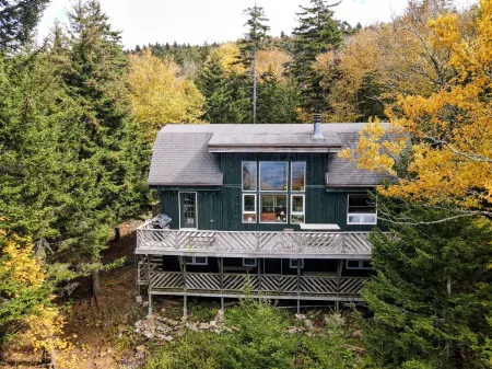 Snowshoe 5 Bedroom House - 100 yards from the ski slopes