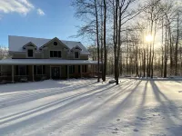 Close to Everything!~Game Room~Fire Pit & Hot Tub~Dogs OK! Lake Access & Dock!